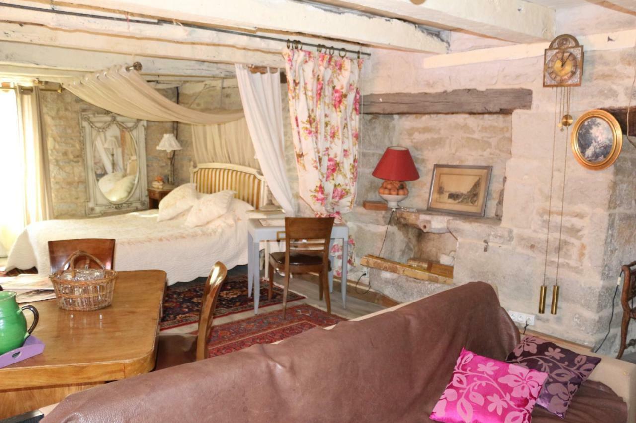 לינה וארוחת בוקר Vailhourles Le Moulin A Huile מראה חיצוני תמונה